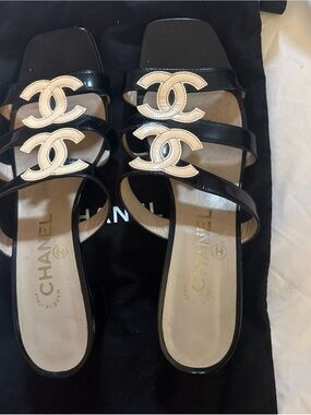 CHANEL Black Patent Leather Triple-Strap Slide Mules with Cream CC Logos